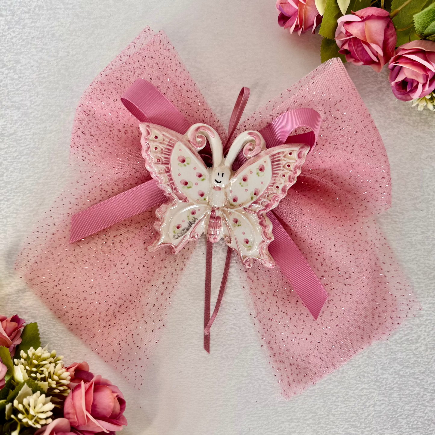 Con le bomboniere artigianali 'Cose di Mya', ogni tuo evento diventa un'occasione per regalare un ricordo prezioso e autentico. Realizzate a mano con tecniche tradizionali e un design raffinato, sono perfette per chi desidera un regalo unico e personalizzato che esprima tutto il calore dell'artigianato italiano.