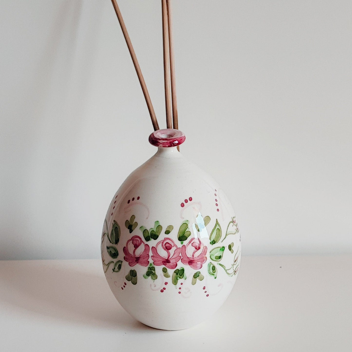 Bomboniera in ceramica a forma di palloncino, un dettaglio raffinato e creativo per le tue celebrazioni.