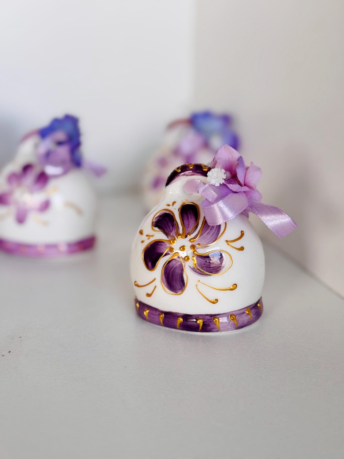 Campanella Capri in ceramica artigianale, dipinta a mano con dettagli unici. Perfetta come  bomboniera