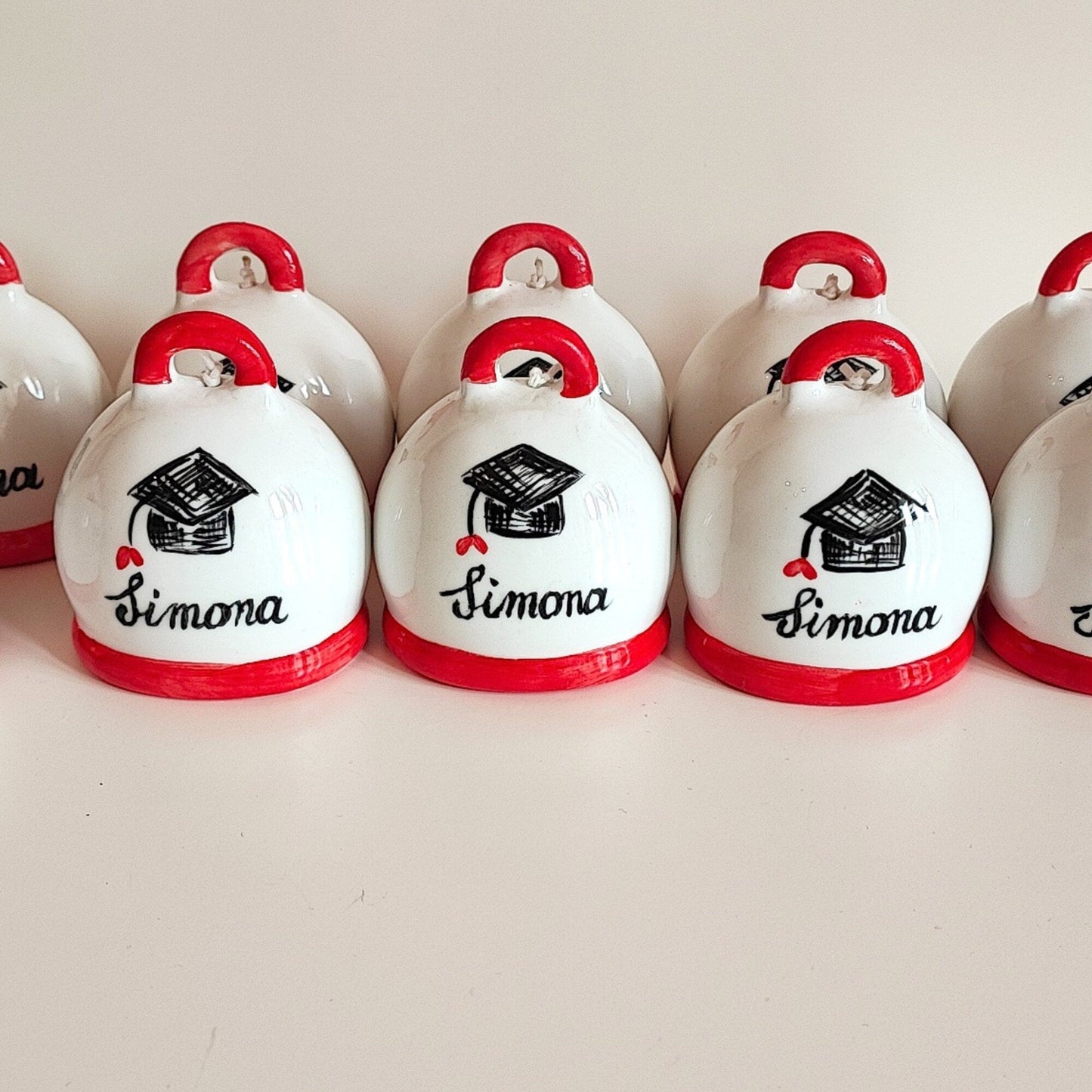 Elegante campanella in ceramica stile Capri, realizzata a mano per laurea.