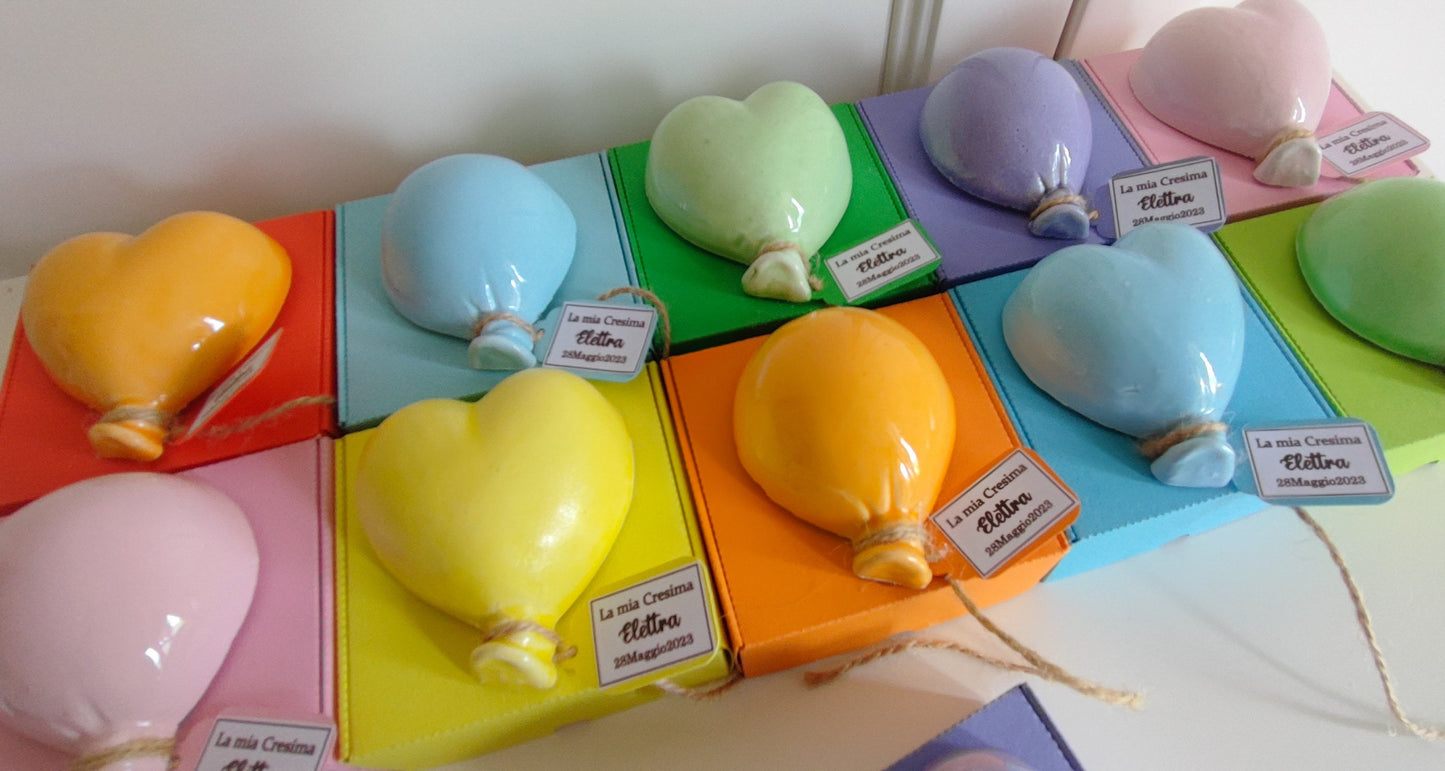 Bomboniera calamita in ceramica a forma di palloncino, un dettaglio raffinato e creativo per le tue celebrazioni.