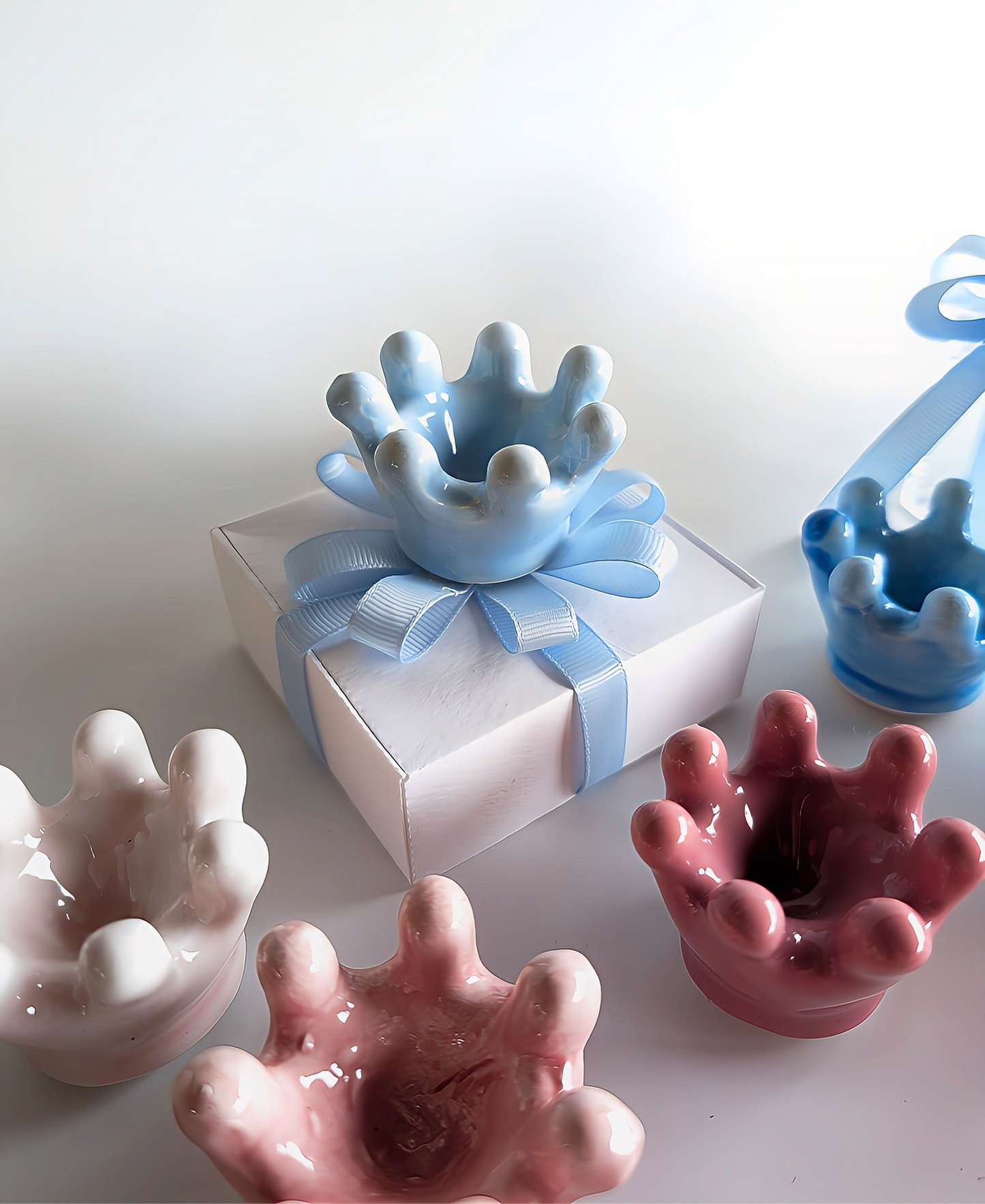 Bomboniere Coroncina in Ceramica - Eleganza Artigianale per Nascite, Battesimi e Compleanni