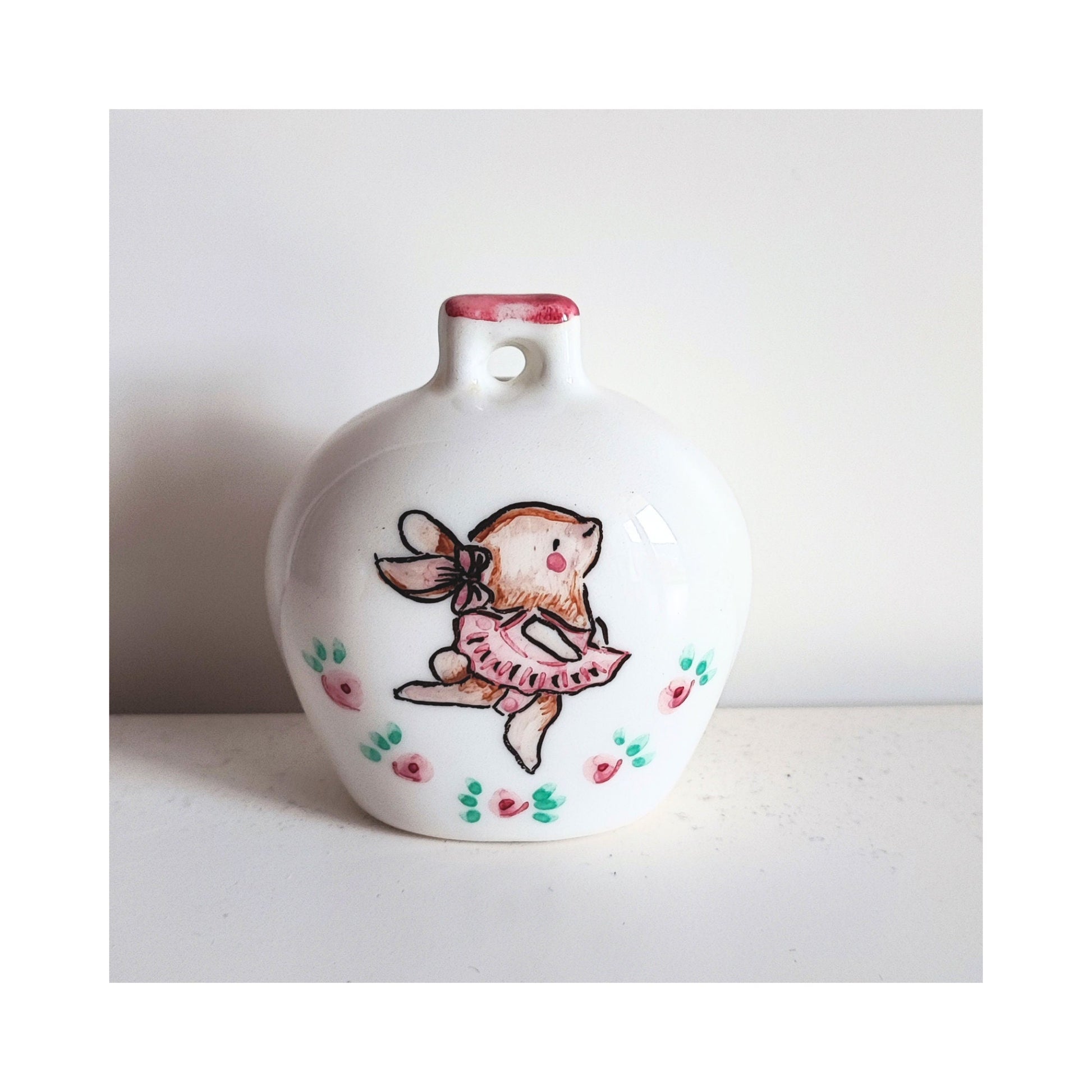 bomboniera Campanella in ceramica fatta a mano,  di Capri con decorazioni uniche e dettagli raffinati