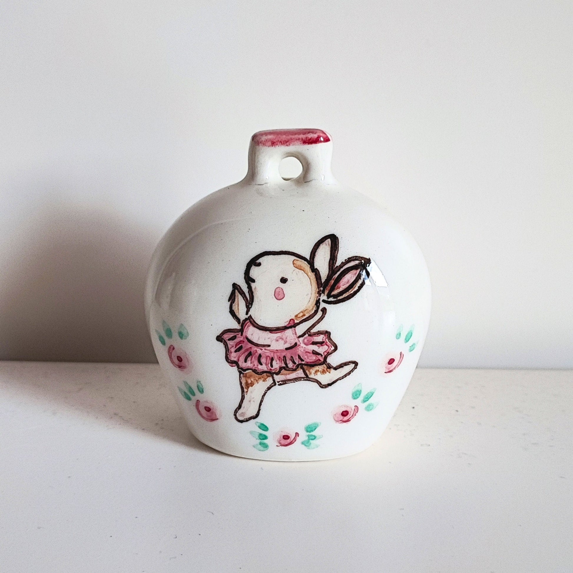 bomboniera Campanella in ceramica fatta a mano,  di Capri con decorazioni uniche e dettagli raffinati