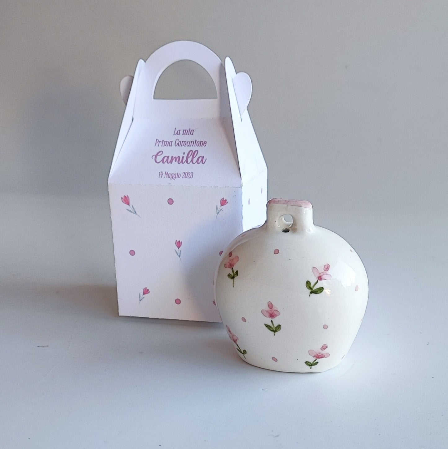 Campanella di Capri in ceramica con confezione regalo elegante, pronta per essere donata come bomboniera personalizzata per ogni occasione speciale.