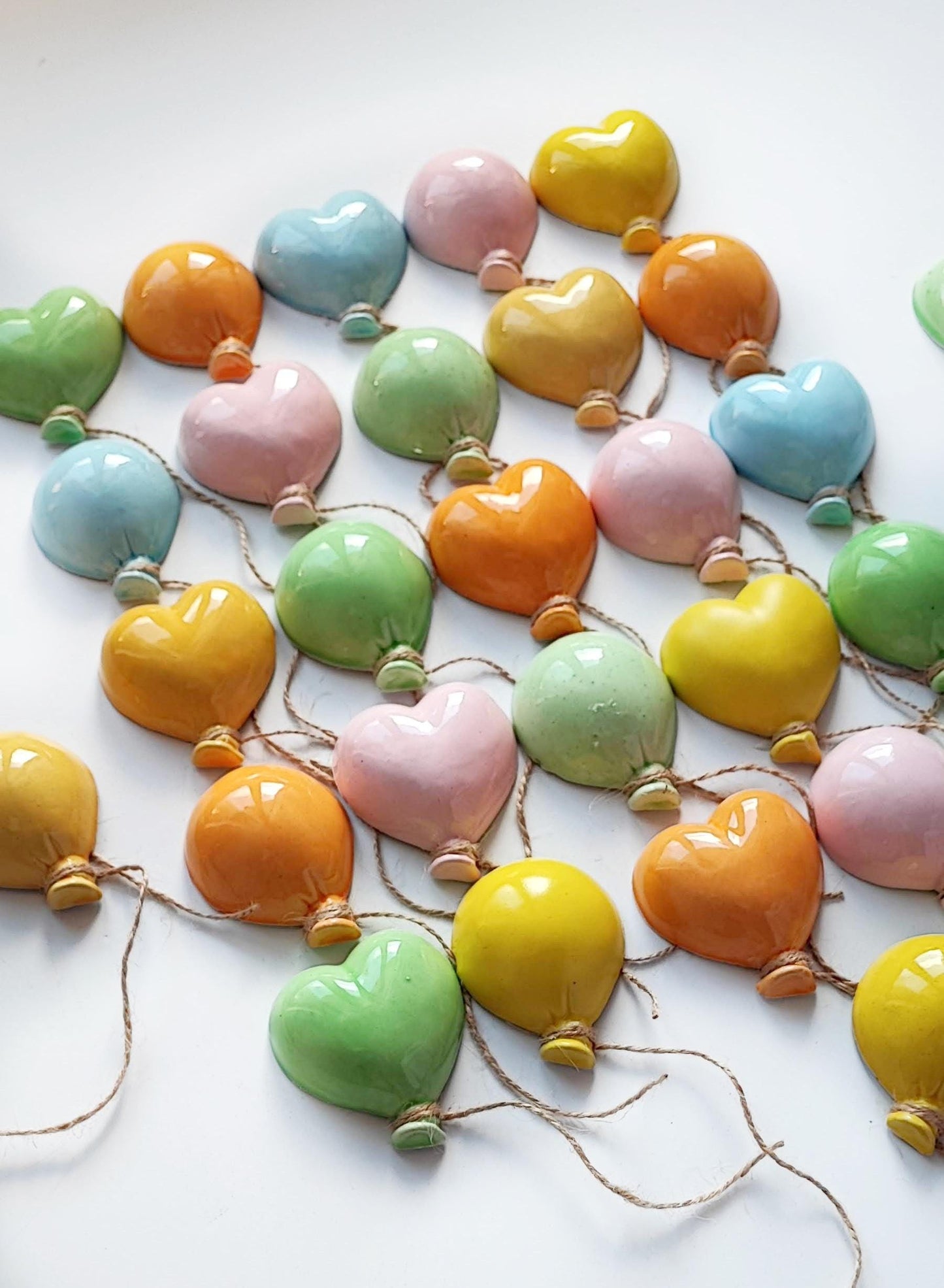Calamite Artigianali a Forma di Palloncino in Ceramica – Perfette come bomboniere, segnaposto ed eleganti decorazioni!